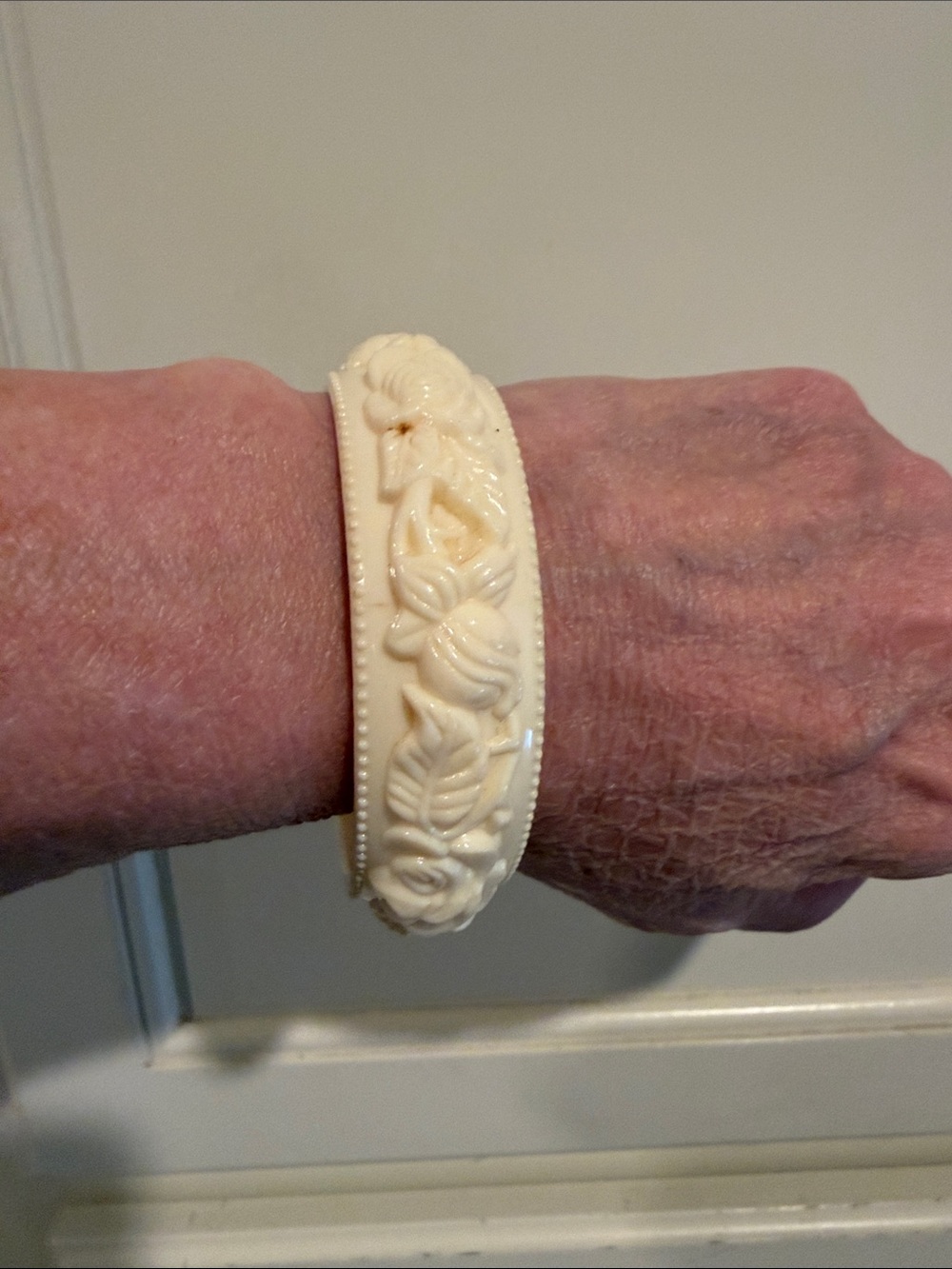 vintage ivory tone resin bracelet